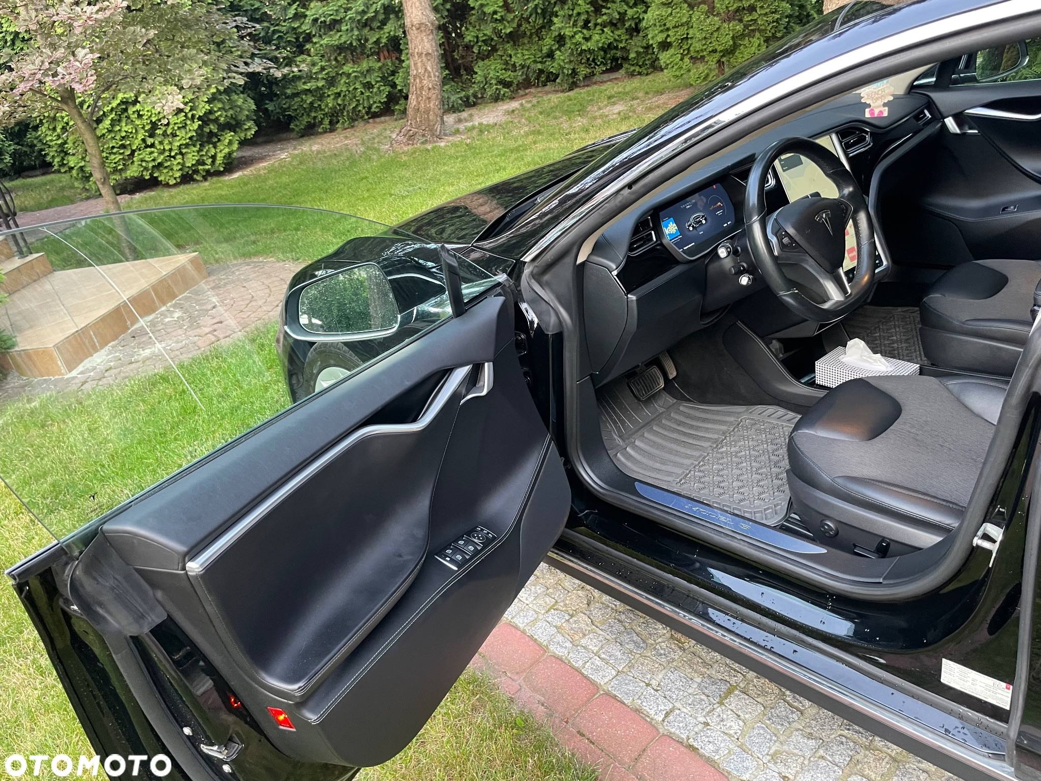 Tesla Model S 70 D - 17