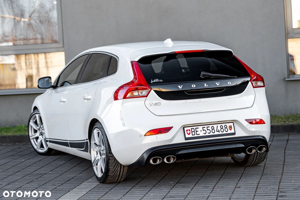 Volvo V40 T4 R Design - 12