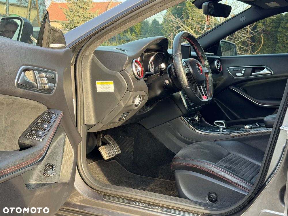 Mercedes-Benz CLA 45 AMG 4Matic 7G-DCT - 13