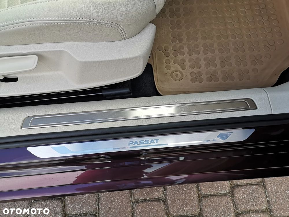 Volkswagen Passat - 25