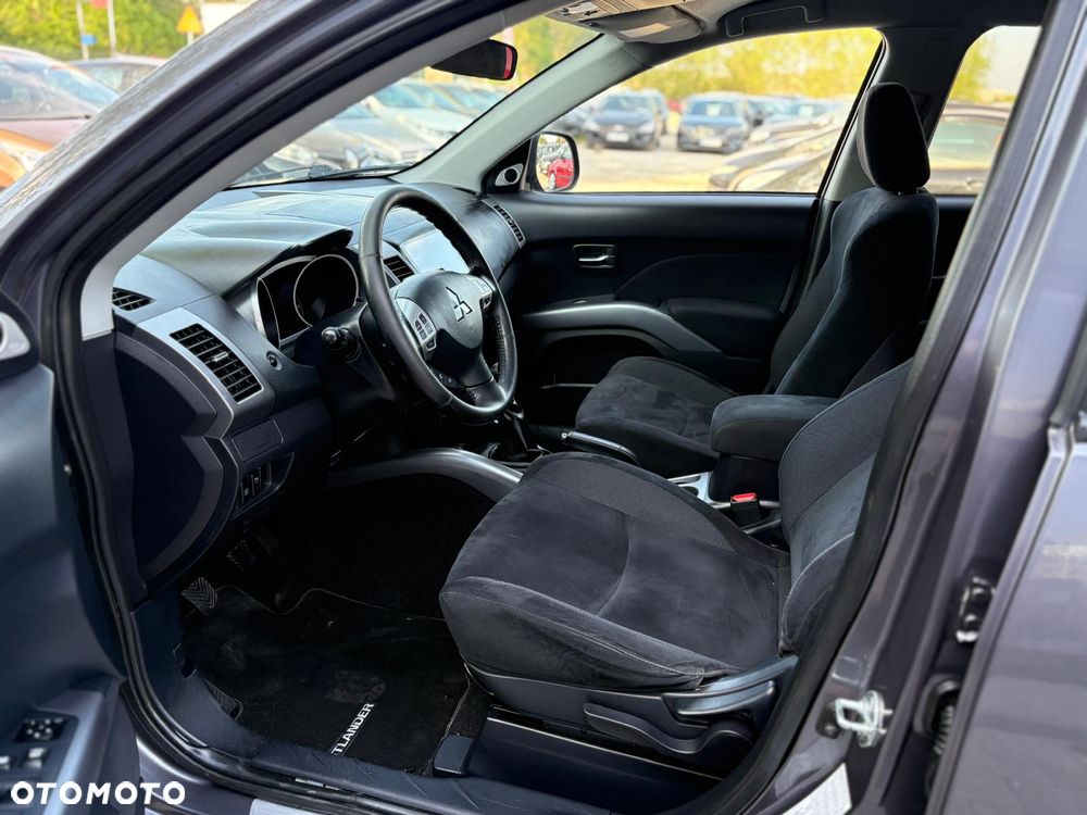 Mitsubishi Outlander - 13