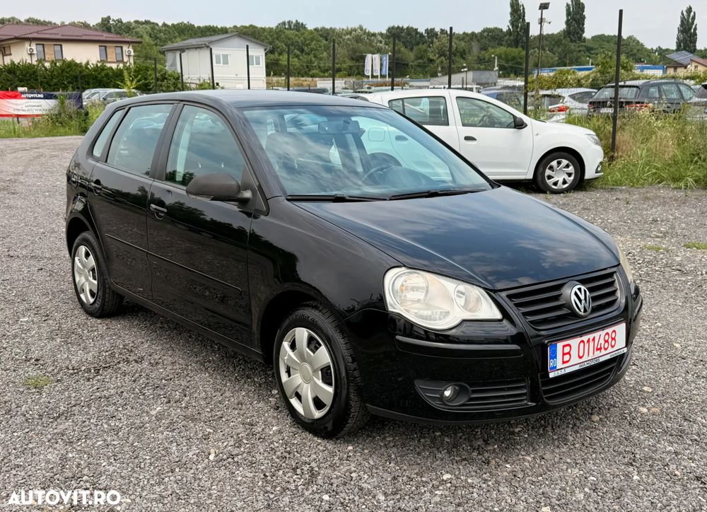 Volkswagen Polo 1.2 Attractive - 1