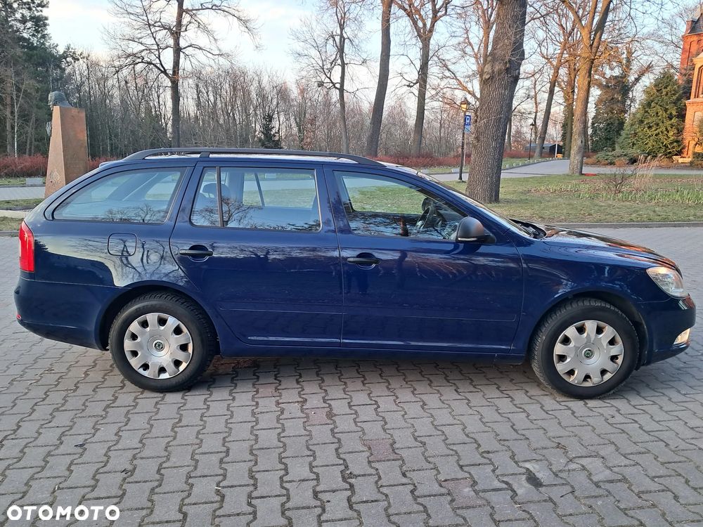 Skoda Octavia 1.6 Combi Advance - 9