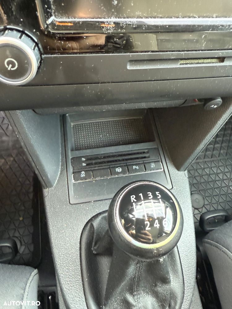 Volkswagen Touran 2.0TDI Highline - 9