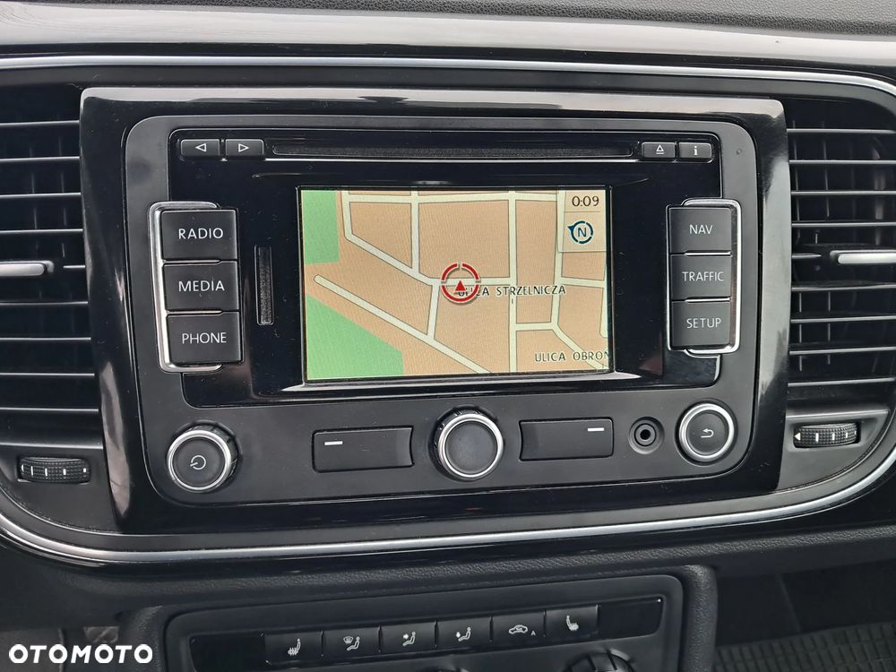 Volkswagen Beetle 1.6 TDI DPF Blue Motion Technologie Design - 9