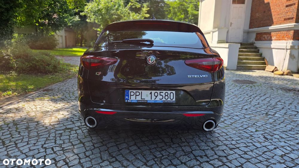 Alfa Romeo Stelvio 2.0 Turbo Q4 - 10
