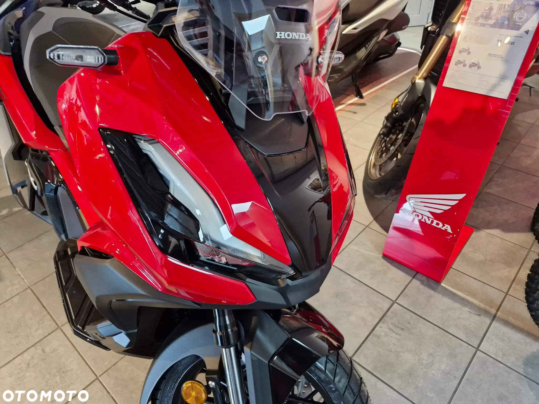 Honda ADV350 - 4