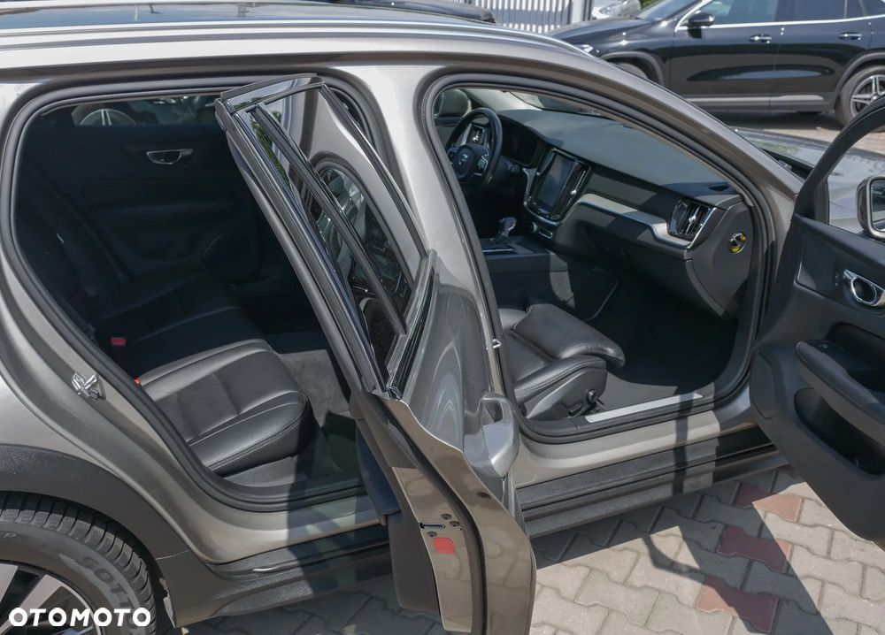 Volvo V60 Cross Country D4 AWD Geartronic Pro - 20