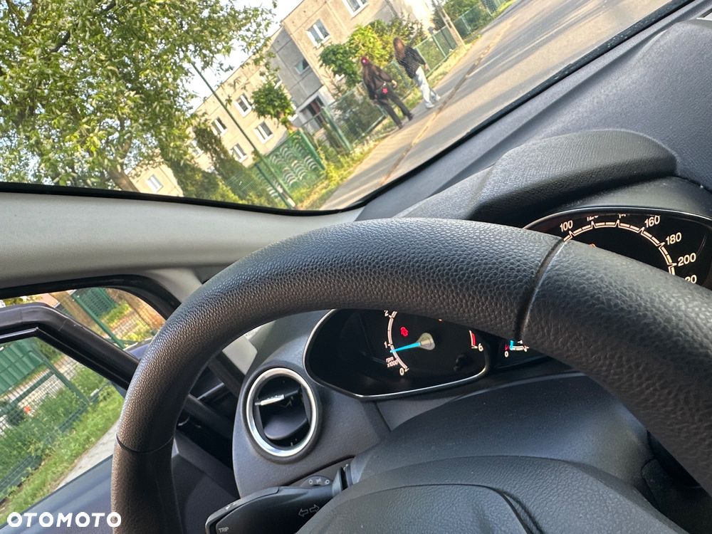 Ford Fiesta - 12