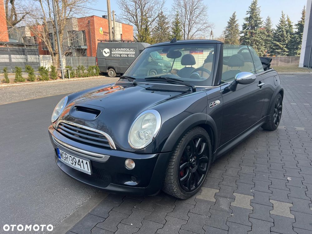 MINI Cooper S Sidewalk