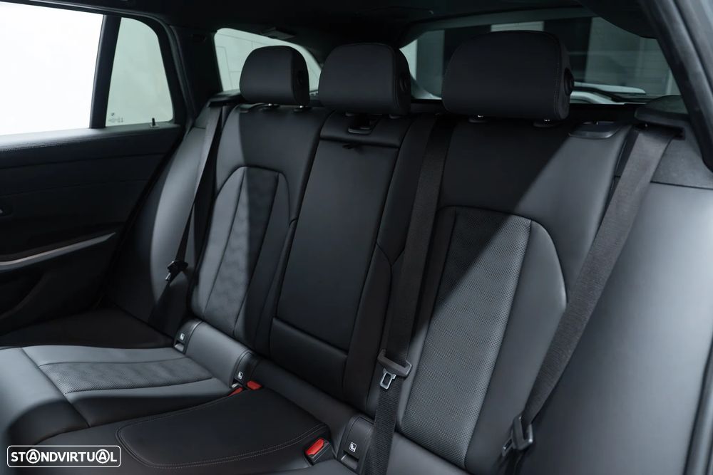 BMW M3 Competition M xDrive - 54