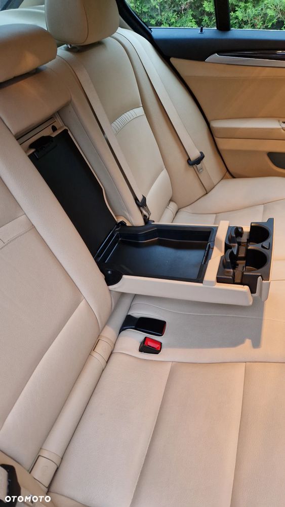 BMW Seria 5 525d Luxury Line - 11