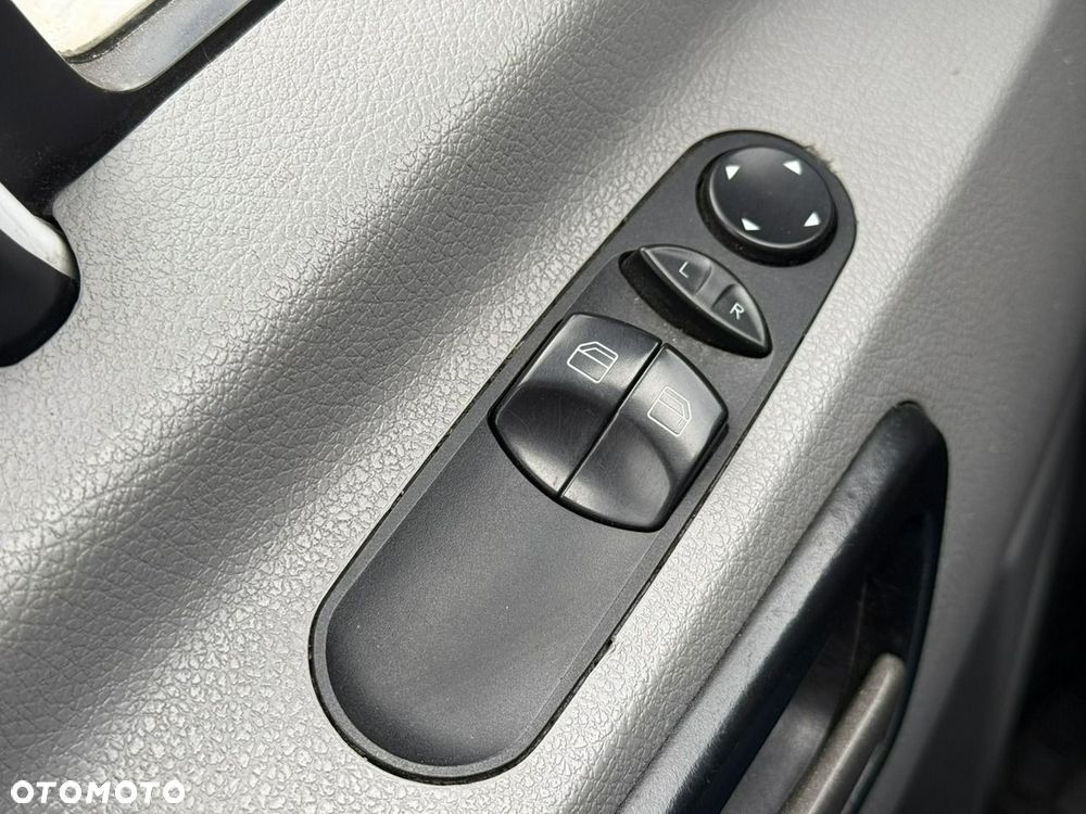 Mercedes-Benz Sprinter - 16