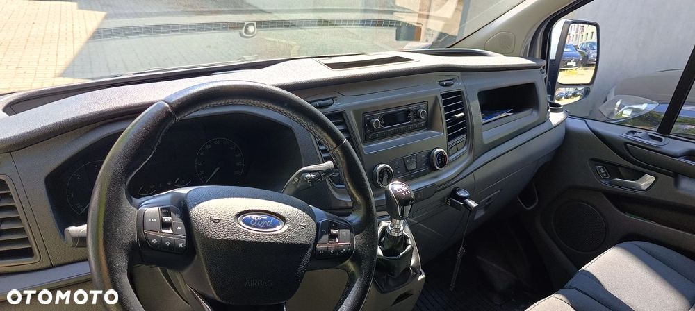 Ford Custom - 23