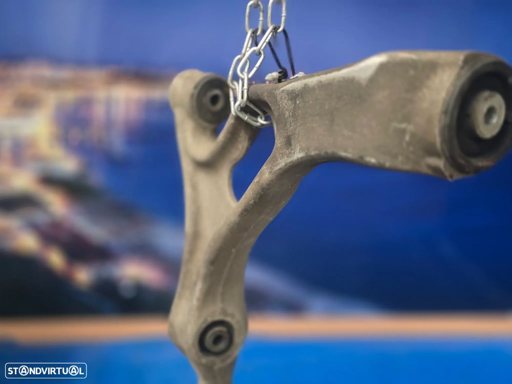 Braço  de suspensão triângulo frente direito original Audi Q7 4L  2006+ - 4