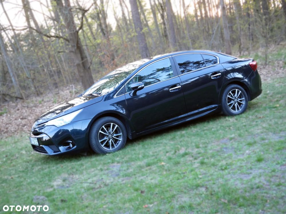 Toyota Avensis 1.8 Premium - 22