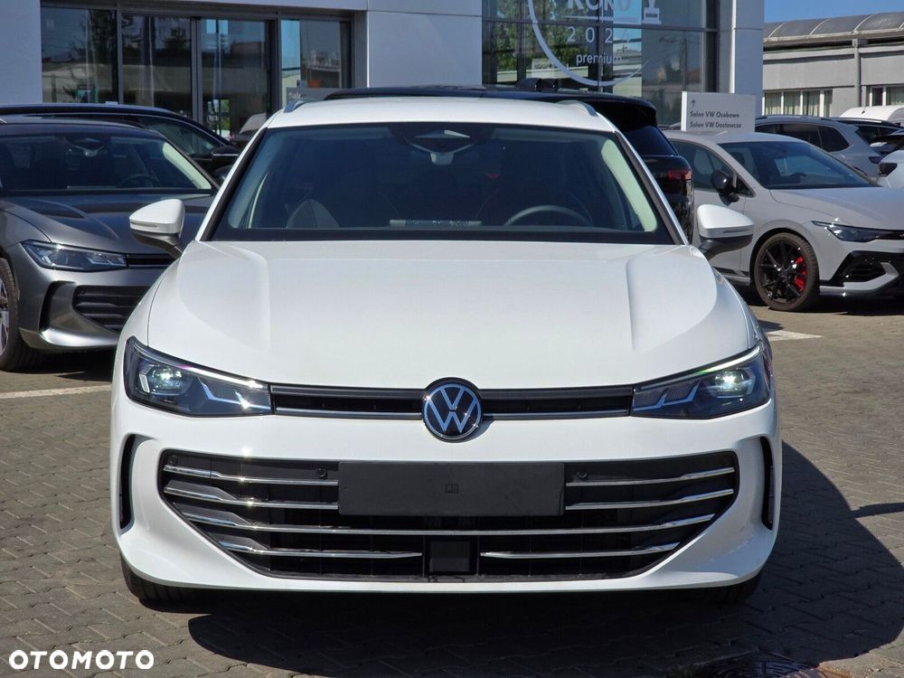 Volkswagen Passat Variant 1.5 TSI ACT mHEV Business Plus DSG - 4