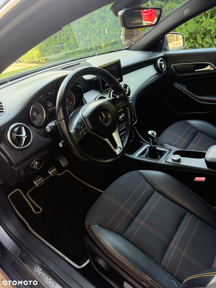 Mercedes-Benz CLA 180 - 9