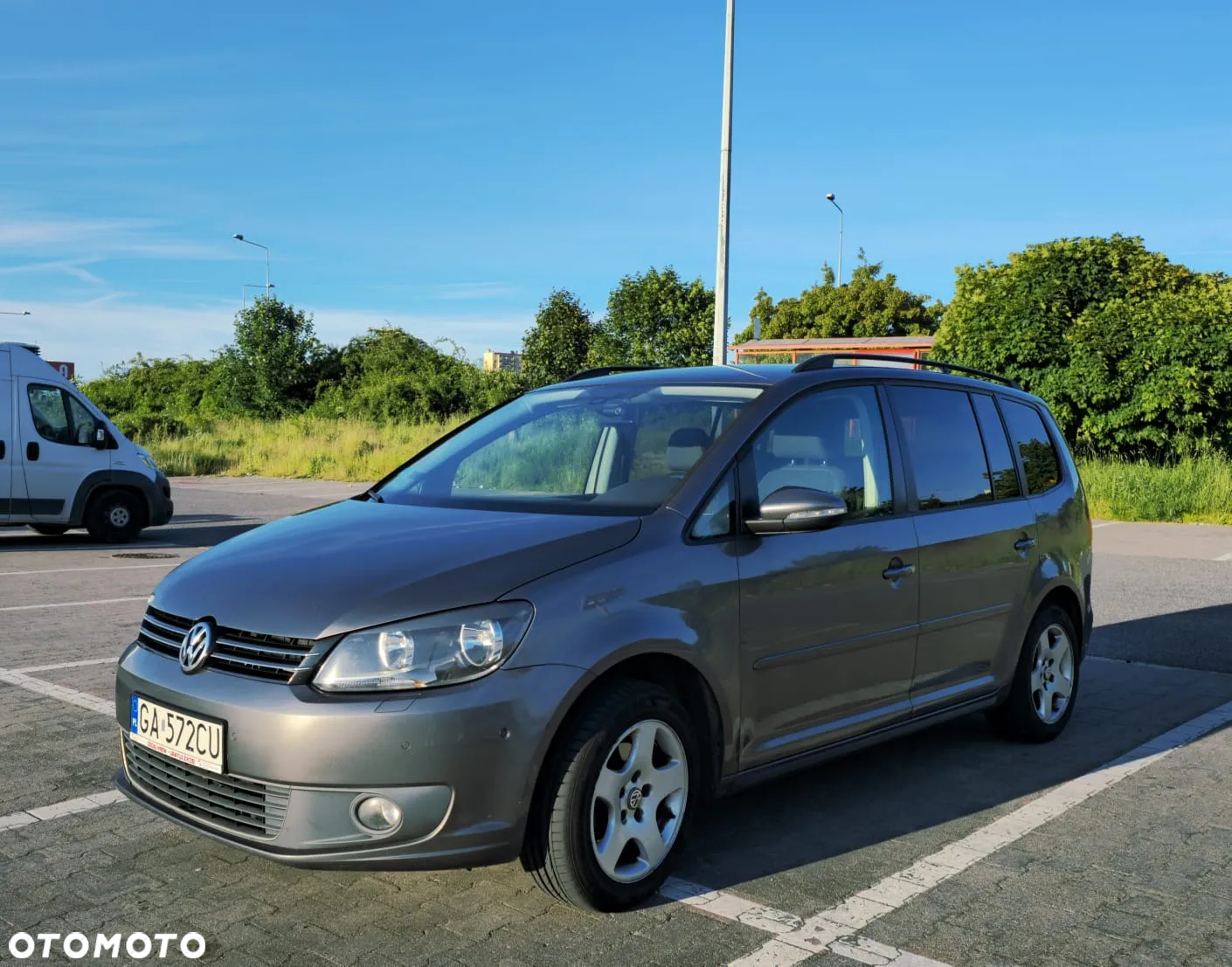 Volkswagen Touran 1.6 TDI DPF BlueMot Comfortline - 4