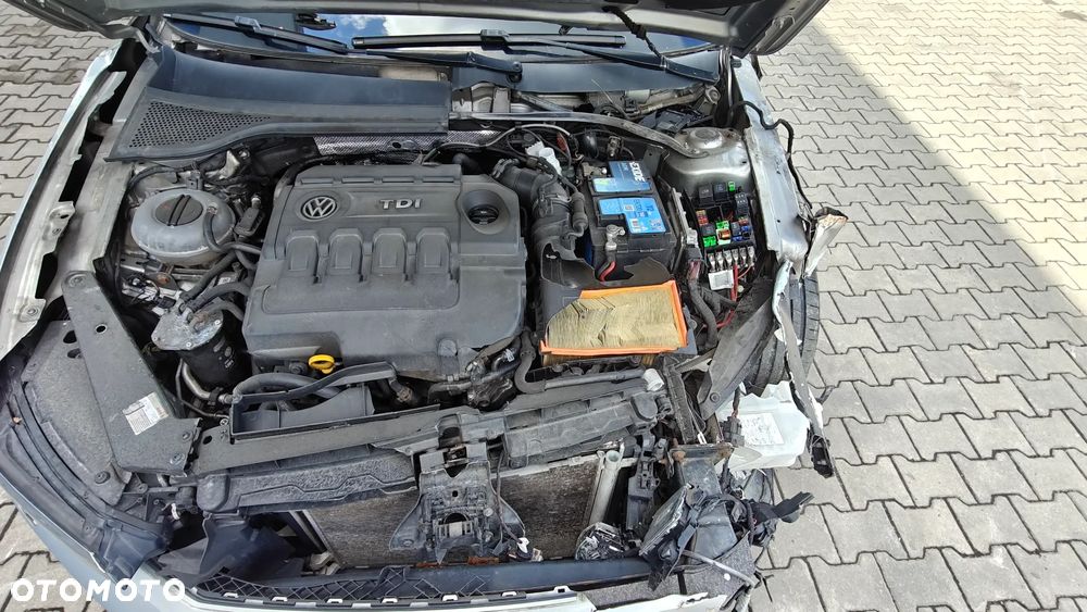 Volkswagen Passat 2.0 TDI SCR DSG - 25