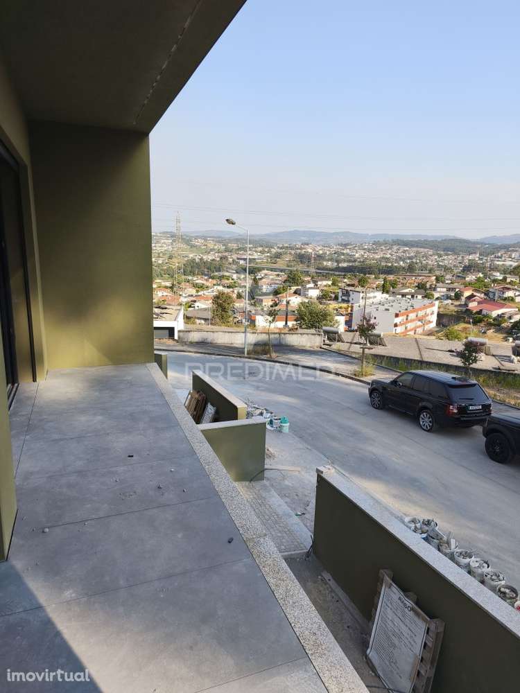 MORADIA T3 - Grande imagem: 5/24