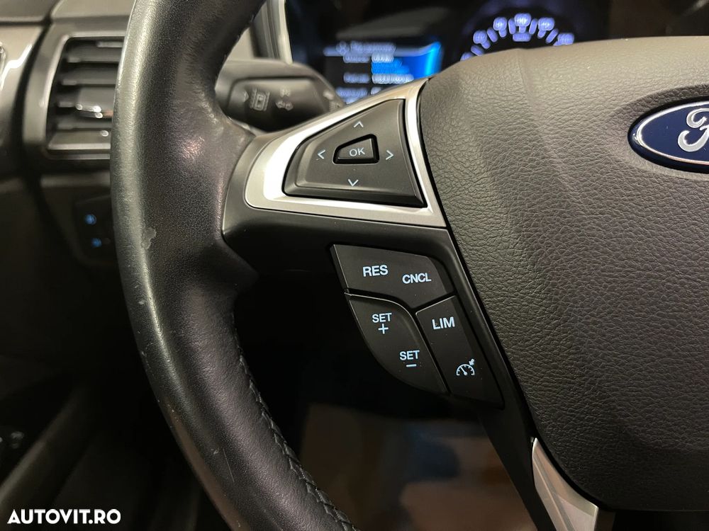 Ford Mondeo 2.0 HEV Titanium - 24