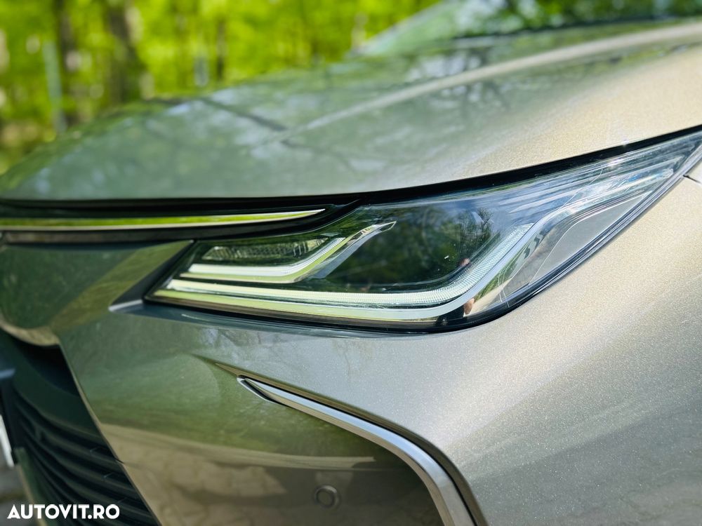 Toyota Corolla 1.8 HSD Business - 13