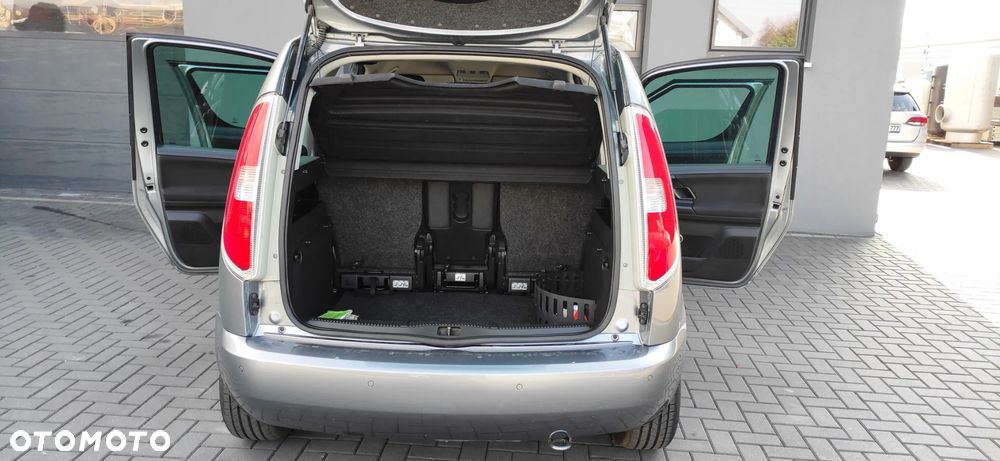 Skoda Roomster 1.2 TSI DSG Style PLUS EDITION - 24