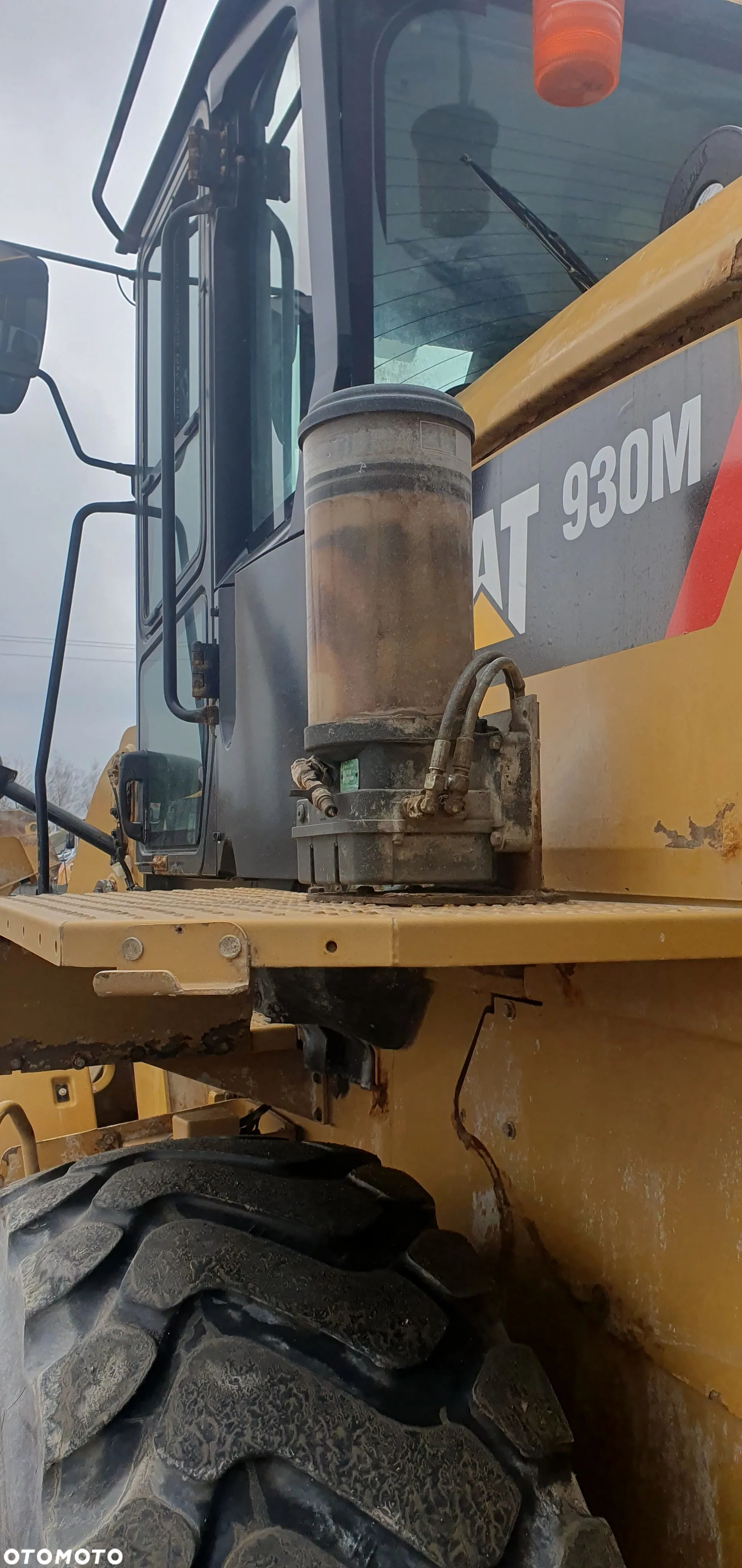 Caterpillar 930M - 12