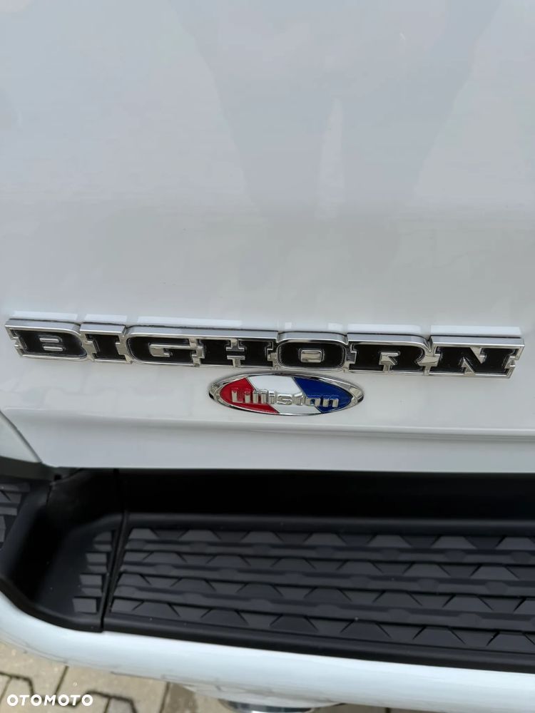 Dodge RAM - 8