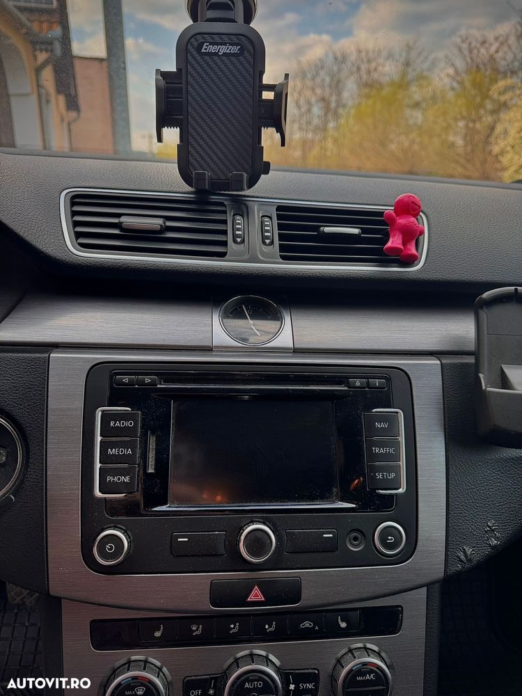 Volkswagen Passat - 16