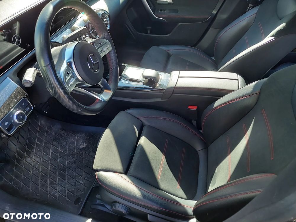 Mercedes-Benz CLA 200 d AMG Line 8G-DCT - 2