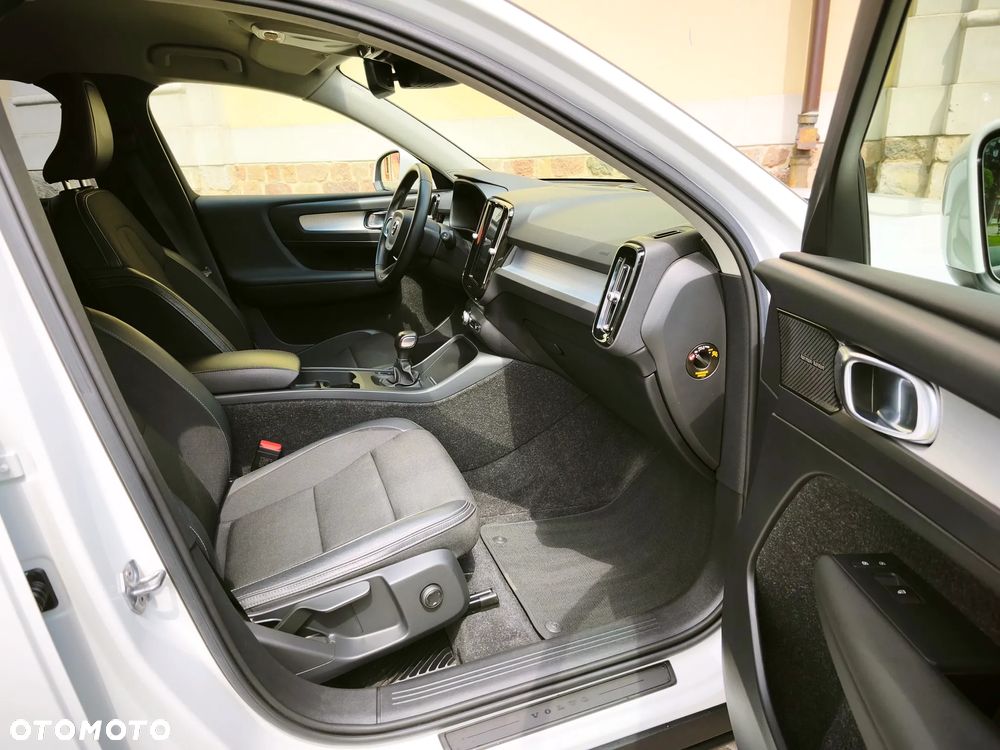 Volvo XC 40 T3 Momentum - 11