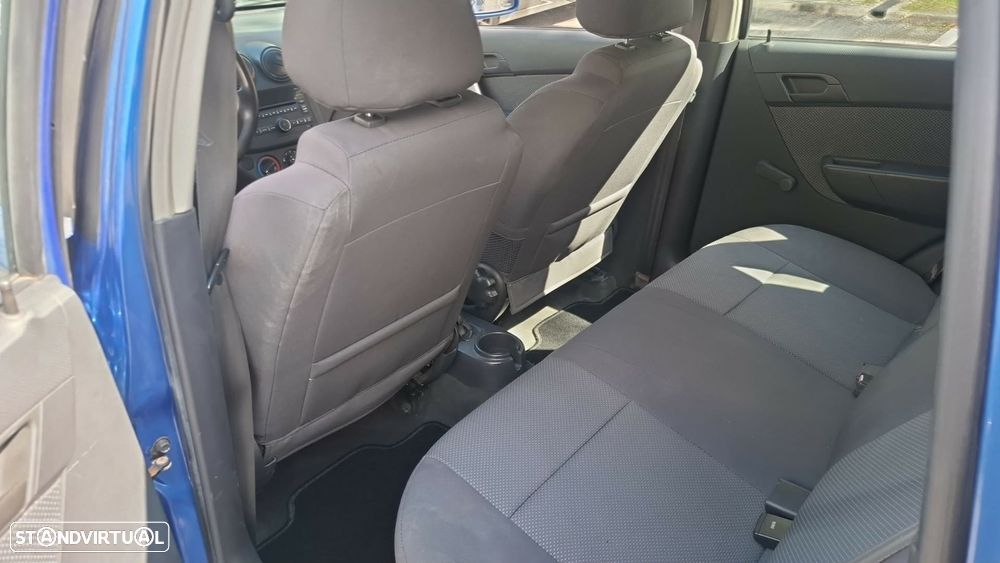 Chevrolet Aveo ver-1-2-16v-confort - 12