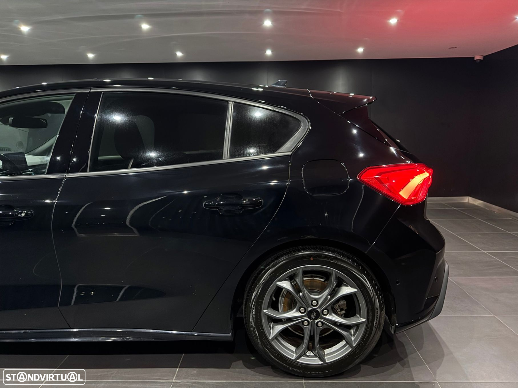 Ford Focus 1.0 EcoBoost ST-Line X - 5