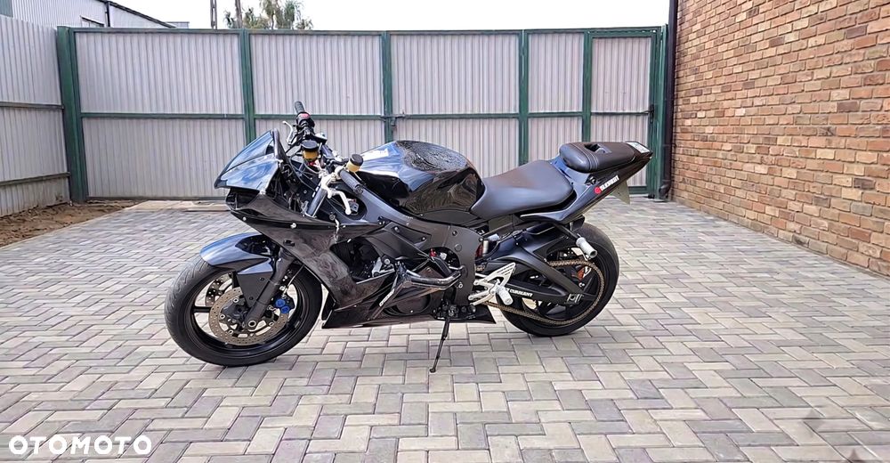 Yamaha R6 - 1