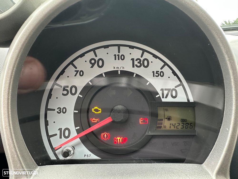 Peugeot 107 1.0 Black&Silver E5 - 13