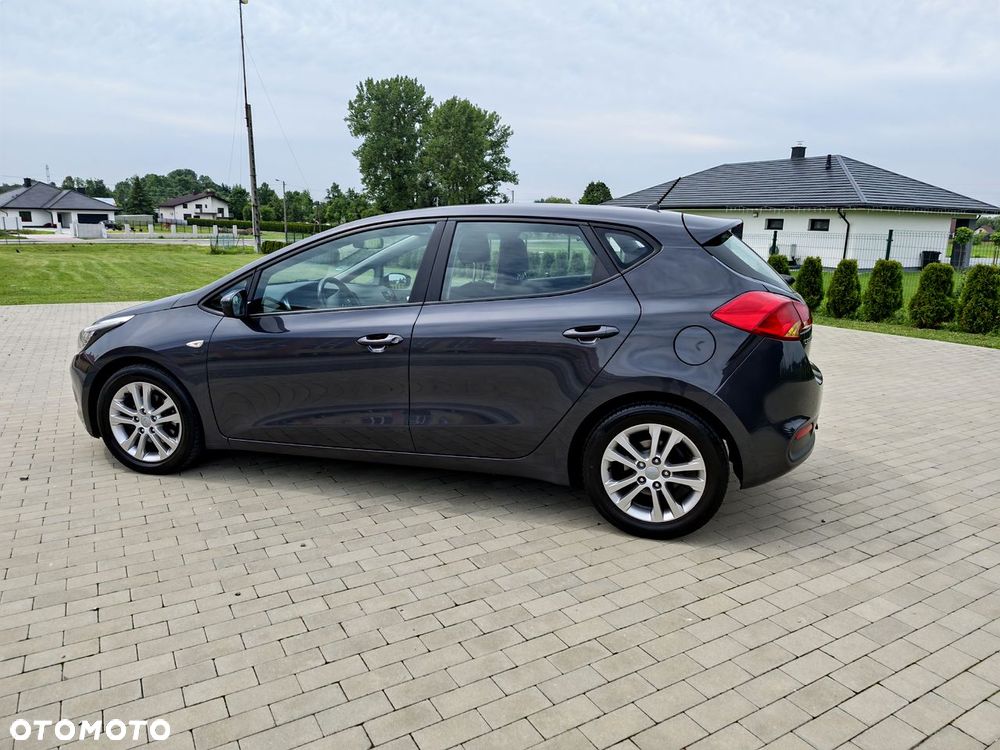 Kia Ceed - 13