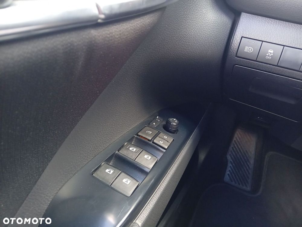 Toyota Camry - 18