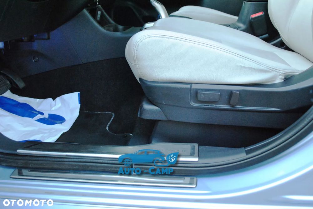 Mitsubishi Outlander Instyle NAVI + - 19