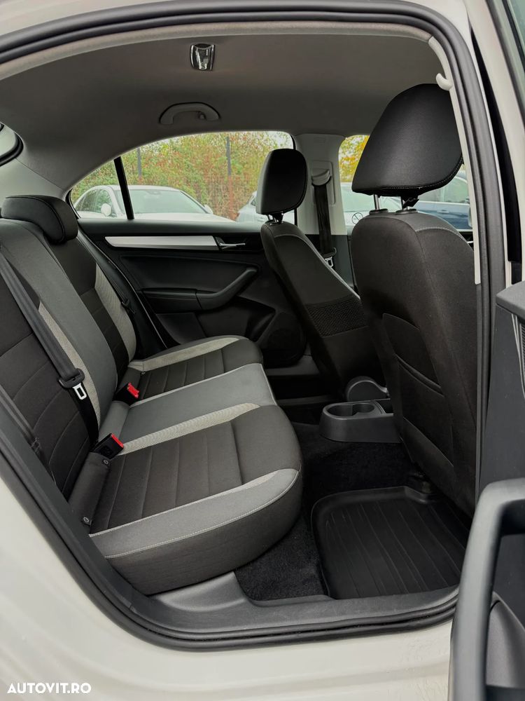 Skoda Rapid 1.0 TSI DSG Ambition - 16