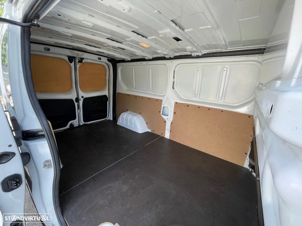 Renault Trafic 2.0 dCi Longa IVA Dedutível - 34