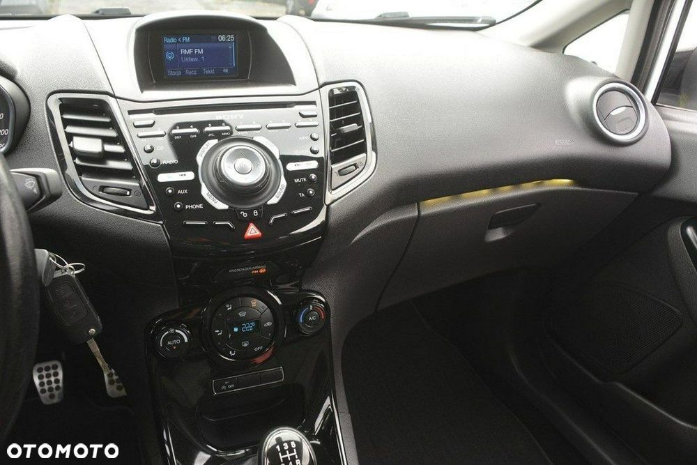 Ford Fiesta 1.0 EcoBoost Start-Stop Sport - 24