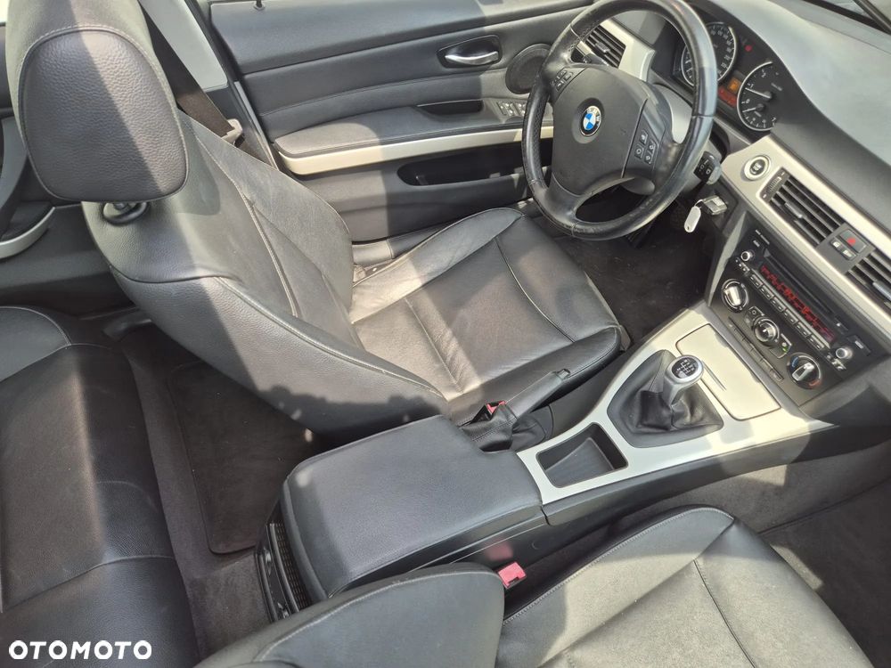 BMW Seria 3 318i Edition Exclusive - 14