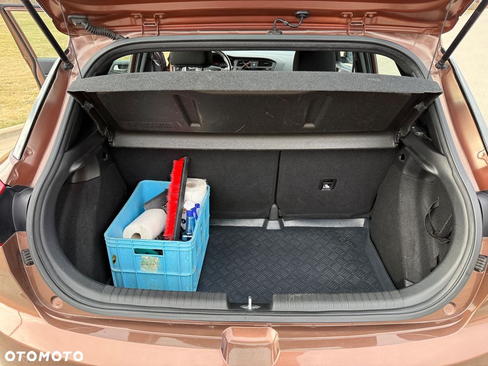 Hyundai i20 1.2 BlueDrive Comfort - 8