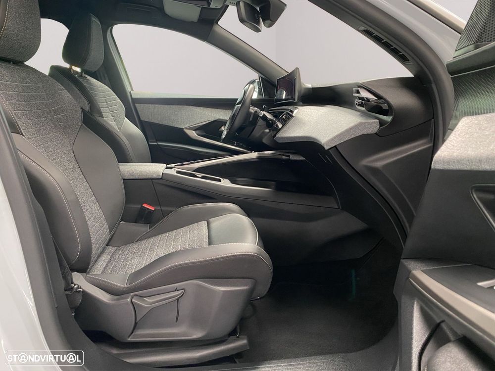 Peugeot 3008 1.2 Hybrid Allure e-DCS6 - 16