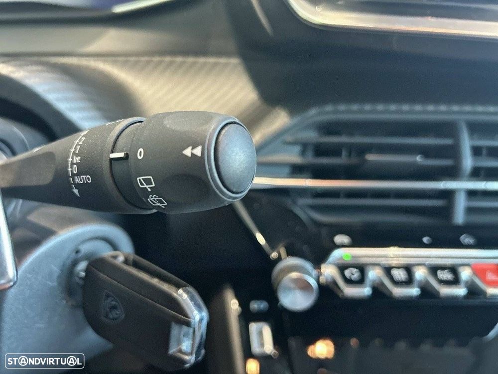 Peugeot 208 1.2 Hybrid Allure e-DCS6 - 14