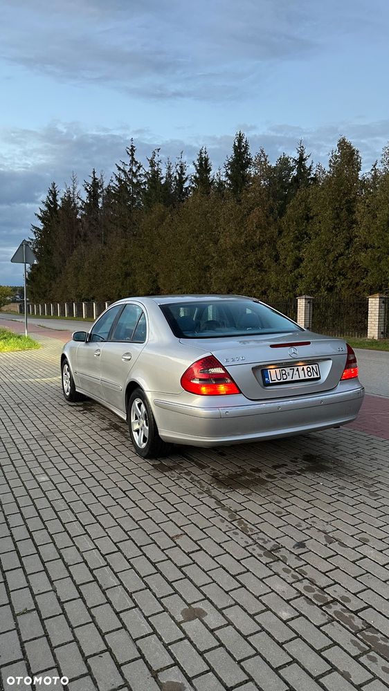 Mercedes-Benz E-Class 2003 photo 3