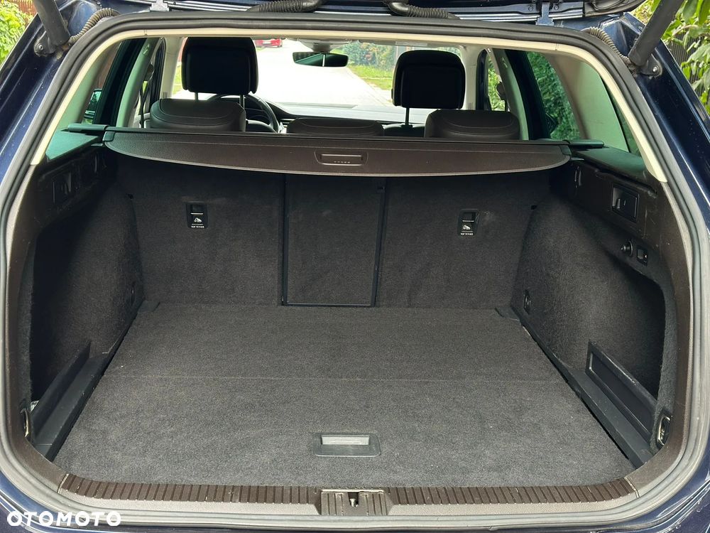Volkswagen Passat 2.0 TDI SCR Highline - 35