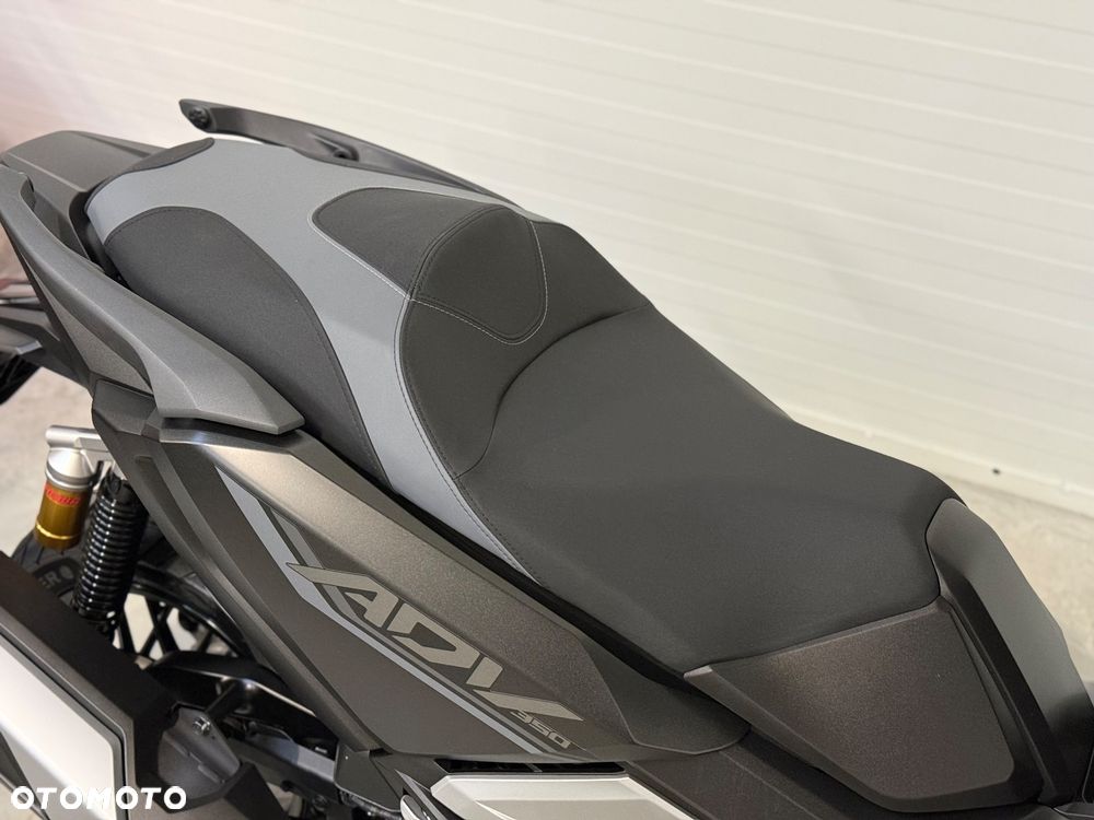 Honda ADV350 - 16